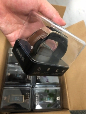 После долгой паузы Huawei запускает смарт-браслет TalkBand B5