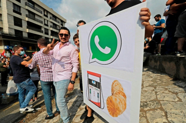 Налог на WhatsApp вызвал ожесточенные протесты в Ливане